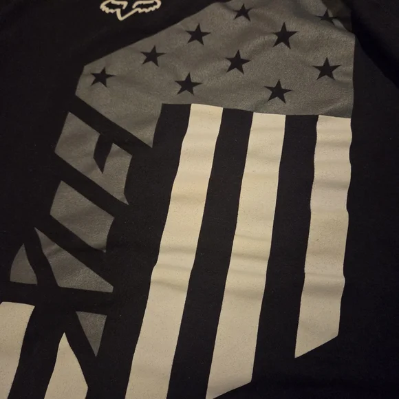 Fox Men's Black and Gray Graphic Tee - Picture 6 of 9